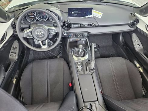 New 2026 MAZDA MX-5 Miata Club w/ Interior Package RWD image 17