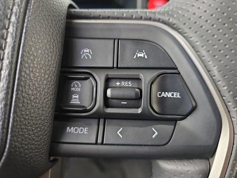 Used 2025 Toyota 4Runner TRD Off-Road Premium image 19