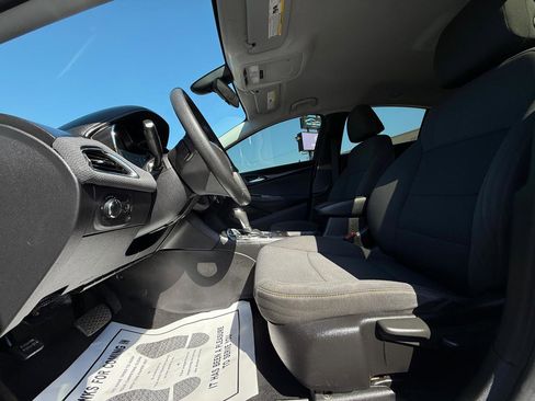 Used 2019 Chevrolet Cruze LS w/ LS Convenience Package FWD image 9