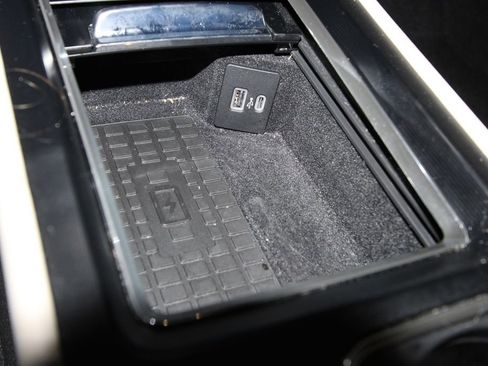 Used 2025 Lincoln Corsair AWD w/ Equipment Group 101A image 18