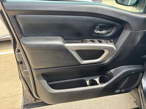 Used 2024 Nissan Titan SV w/ SV Convenience Package RWD image 19
