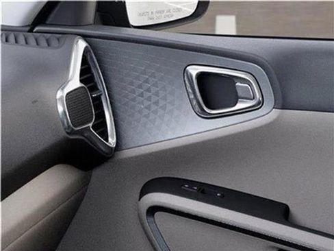 New 2025 Kia Soul LX image 29