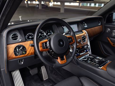 Used 2021 Rolls-Royce Cullinan image 30