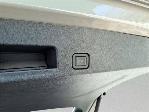 New 2026 Chevrolet Traverse Z71 w/ Driver Confidence Package image 8