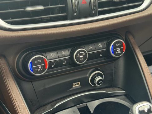 Used 2021 Alfa Romeo Stelvio Ti AWD/4WD image 14