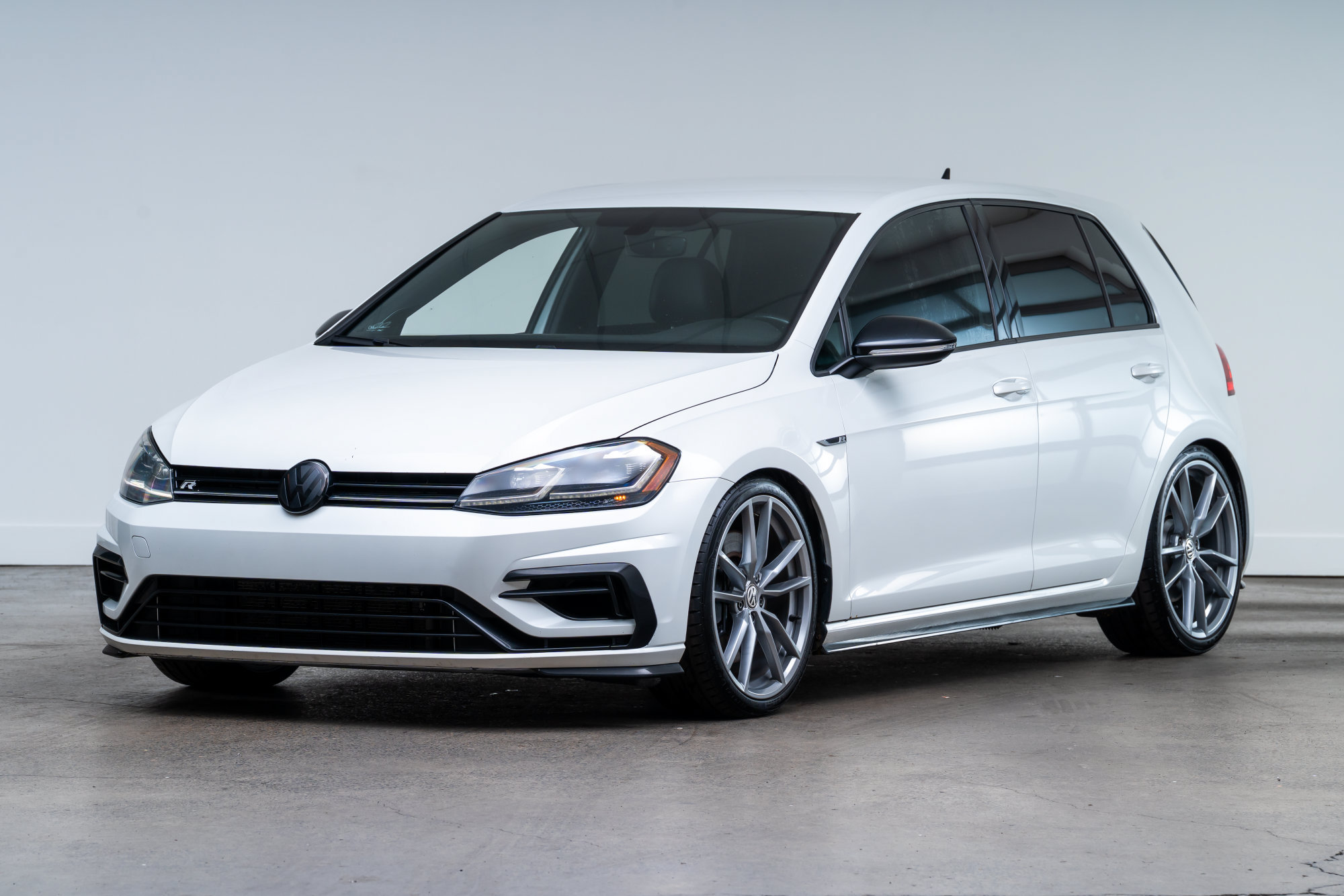 Used 2019 Volkswagen Golf R 4-Door AWD/4WD image 3