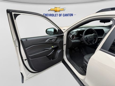 New 2026 Chevrolet Trax RS w/ Driver Confidence Package FWD image 10