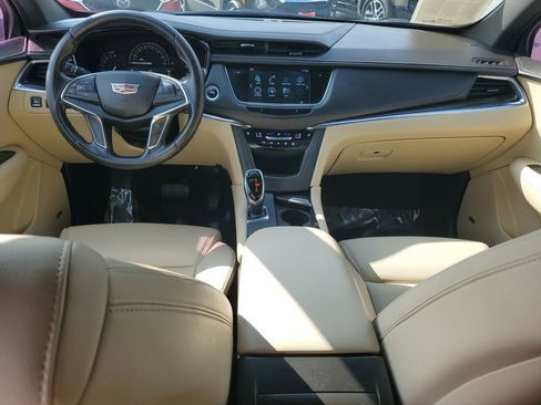 Used 2018 Cadillac XT5 AWD image 12