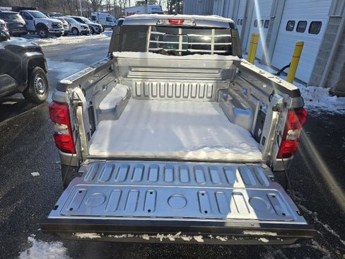 Used 2022 Ford Maverick XLT image 5