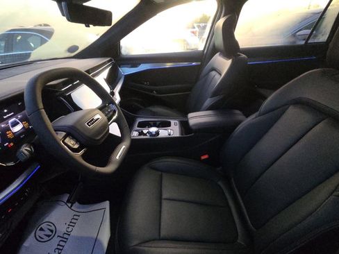 Used 2024 Jeep Wagoneer Launch Edition image 7