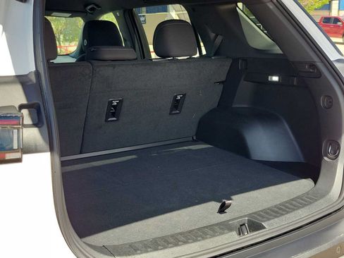 Used 2026 Chevrolet Equinox LT w/ Safety and Technology Package FWD image 23