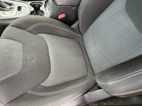Used 2016 Jeep Cherokee Latitude w/ Comfort & Sound Group FWD image 4