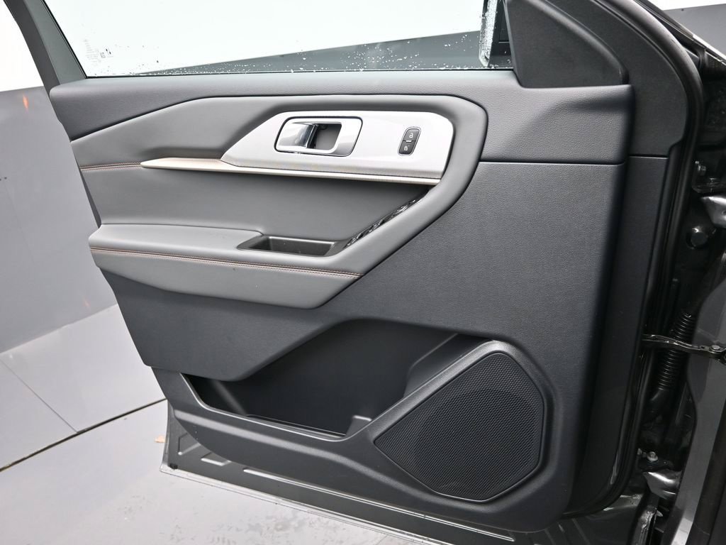 New 2026 Ford Explorer Active w/ Active Comfort Package AWD/4WD image 7