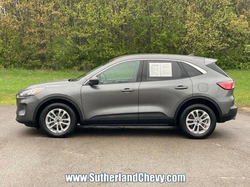 Used 2022 Ford Escape SE image 4