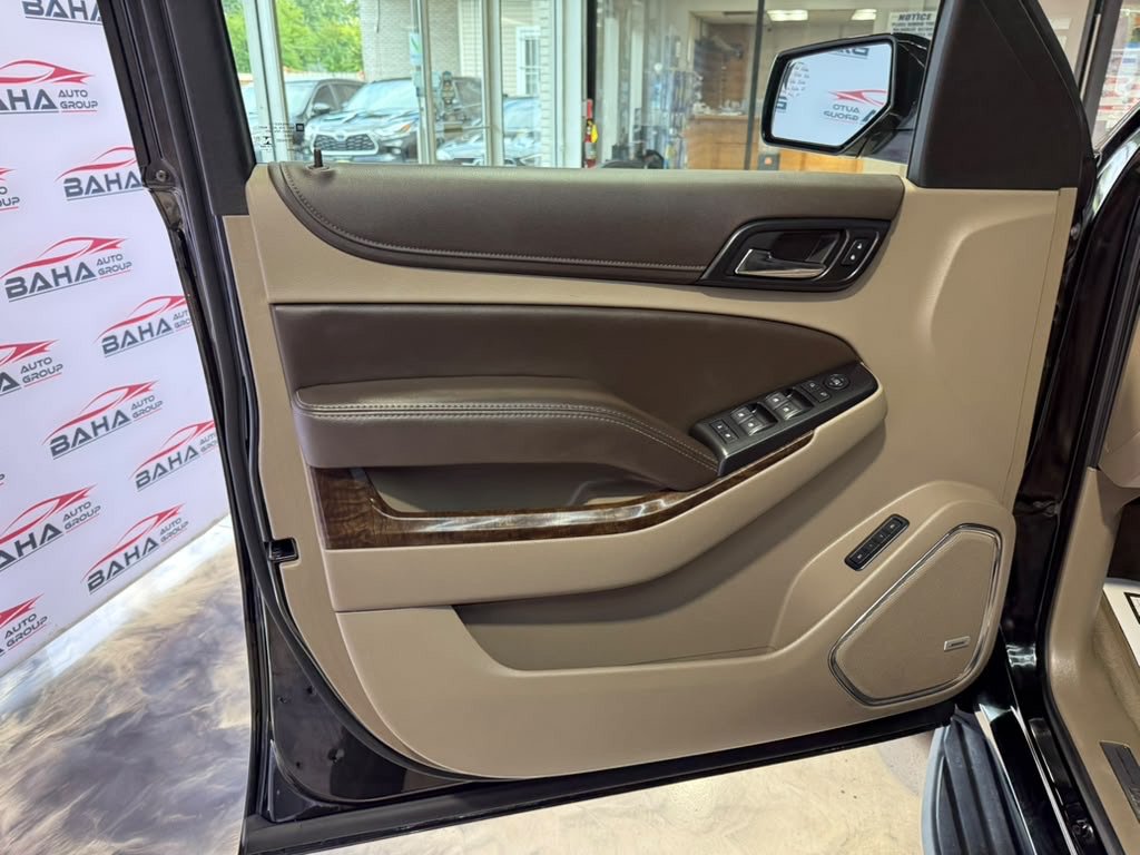 Used 2020 Chevrolet Suburban LT AWD/4WD image 31