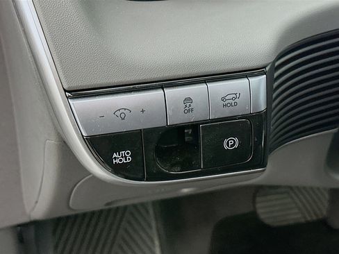 Used 2024 Hyundai Ioniq 5 SEL image 17