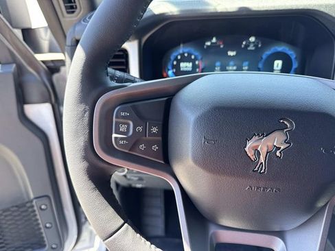 New 2025 Ford Bronco Outer Banks w/ Sasquatch Package AWD/4WD image 24