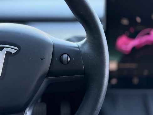 Used 2023 Tesla Model 3 Standard Range image 43