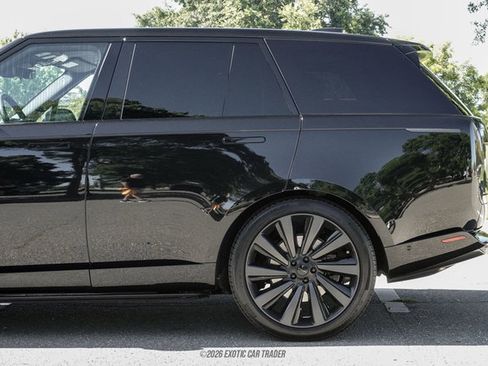Used 2026 Land Rover Range Rover SV AWD/4WD image 5