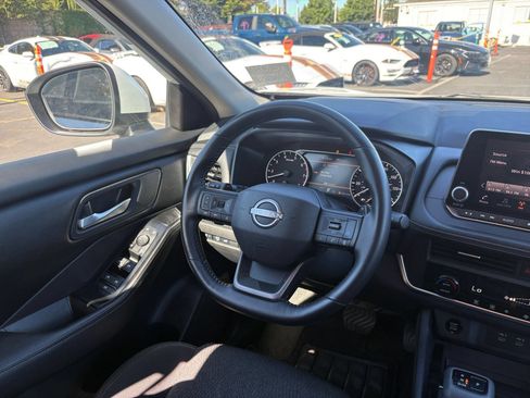 Used 2025 Nissan Rogue SV AWD/4WD image 36