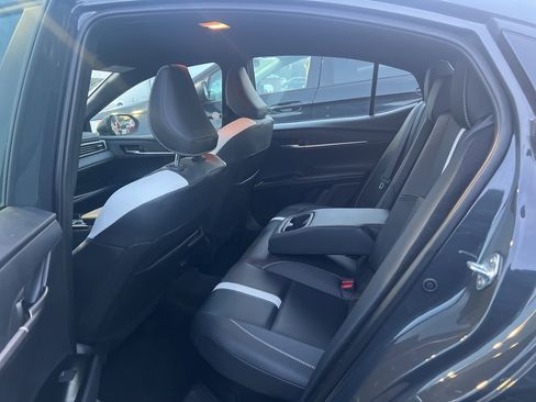 Used 2025 Toyota Camry SE image 10