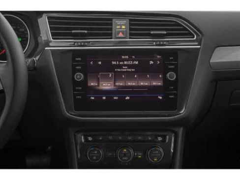 Used 2018 Volkswagen Tiguan S image 10