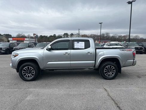 Used 2023 Toyota Tacoma TRD Sport w/ Technology Package AWD/4WD image 5