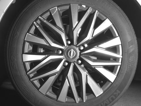 Used 2025 Nissan Altima 2.5 SV image 12