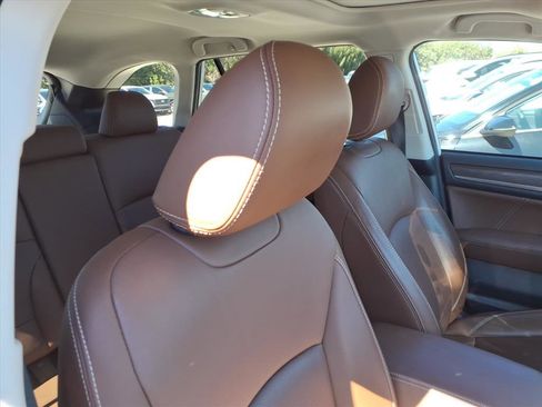 Used 2019 Subaru Outback 3.6R Touring image 11