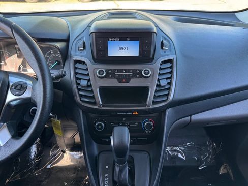 Used 2020 Ford Transit Connect XL FWD image 2