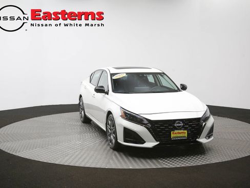 Used 2024 Nissan Altima 2.0 SR FWD image 49