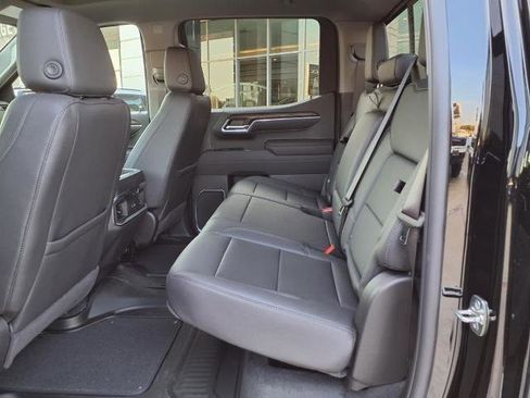 New 2026 GMC Sierra 1500 SLT image 19