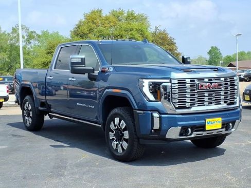 Used 2026 GMC Sierra 2500 Denali w/ Denali Reserve Package image 3