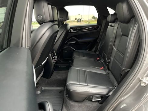 Used 2020 Porsche Cayenne image 22