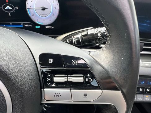 Used 2022 Hyundai Elantra Limited FWD image 24