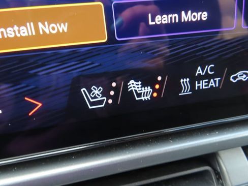 Used 2025 Chevrolet Equinox EV RS w/ Convenience Package II AWD/4WD image 35
