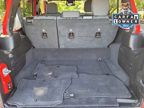 Used 2025 Jeep Wrangler Unlimited Sahara w/ Safety Group AWD/4WD image 23