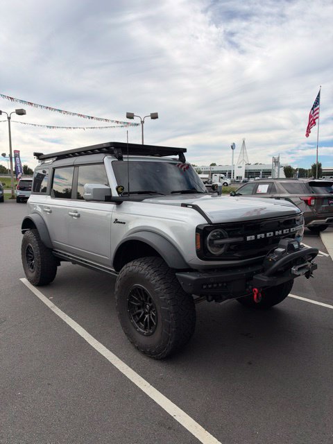 Used 2022 Ford Bronco Outer Banks w/ Sasquatch Package AWD/4WD image 1