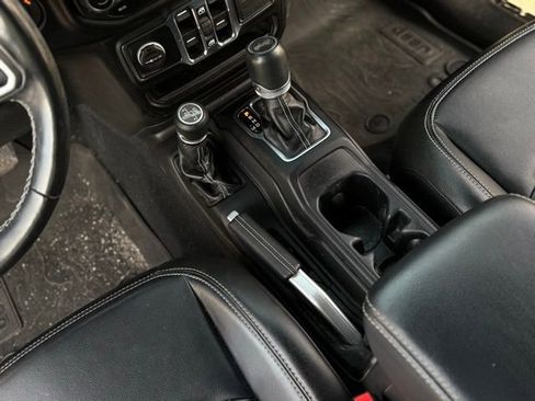 Used 2022 Jeep Wrangler Unlimited Sahara w/ Cold Weather Group image 21