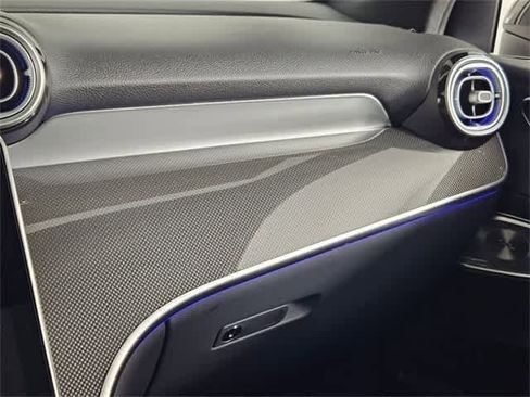 Used 2025 Mercedes-Benz GLC 300 4MATIC image 39