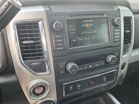 Used 2019 Nissan Titan PRO-4X AWD/4WD image 25