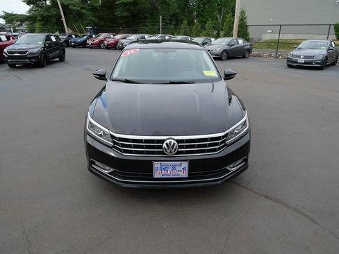 Used 2018 Volkswagen Passat 2.0T SE FWD image 3