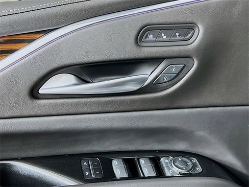 Used 2023 Cadillac Escalade ESV Premium Luxury w/ Performance Package image 9