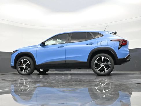 Used 2024 Chevrolet Trax RS w/ Driver Confidence Package FWD image 18