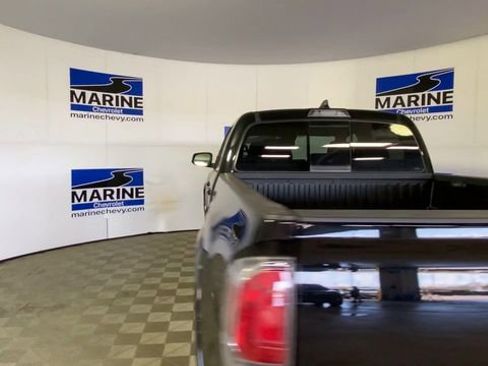 Used 2023 Toyota Tacoma TRD Sport w/ Black Out Package (TMS) image 9