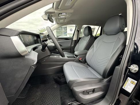 New 2026 Volkswagen Tiguan SE AWD/4WD image 18