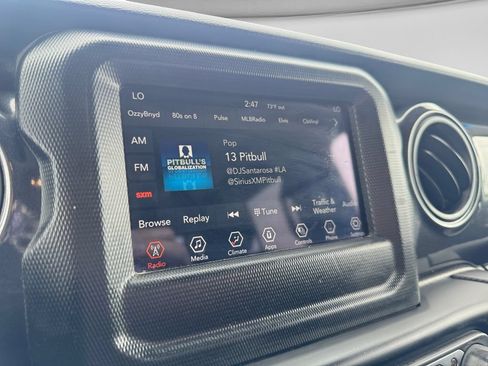 Used 2022 Jeep Gladiator Sport AWD/4WD image 11