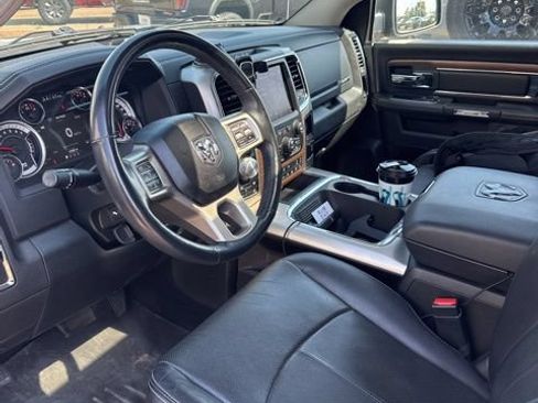 Used 2018 RAM 1500 Laramie w/ Convenience Group AWD/4WD image 8