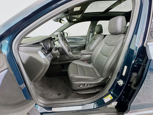 Used 2025 Cadillac XT6 Premium Luxury w/ LPO, Floor Liner Package FWD image 22