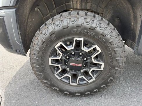 Used 2024 GMC Sierra 2500 AT4X image 8